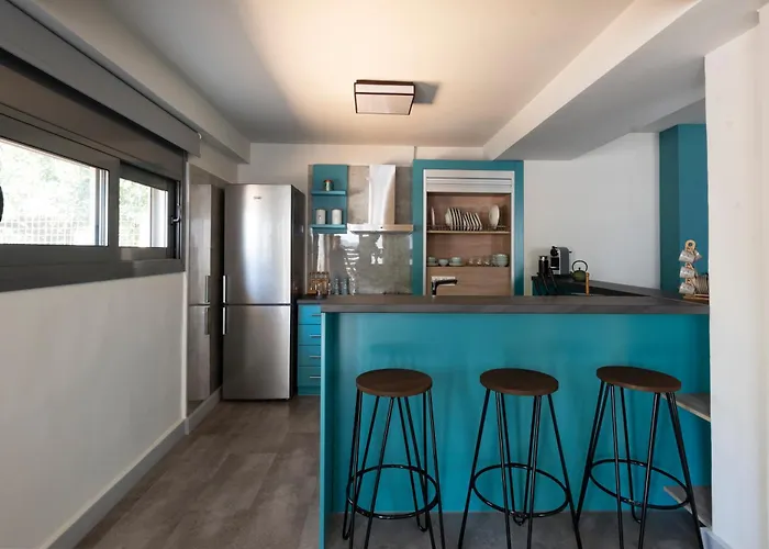 2 Separate Apts Together With Yard And Seperate Entrances Near The Heart Of * Kalamata