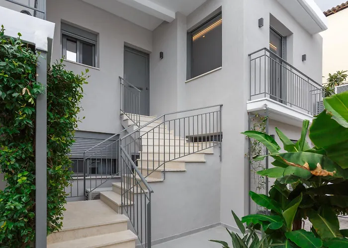 Appartement 2 Separate Apts Together With Yard And Seperate Entrances Near The Heart Of Kalamata