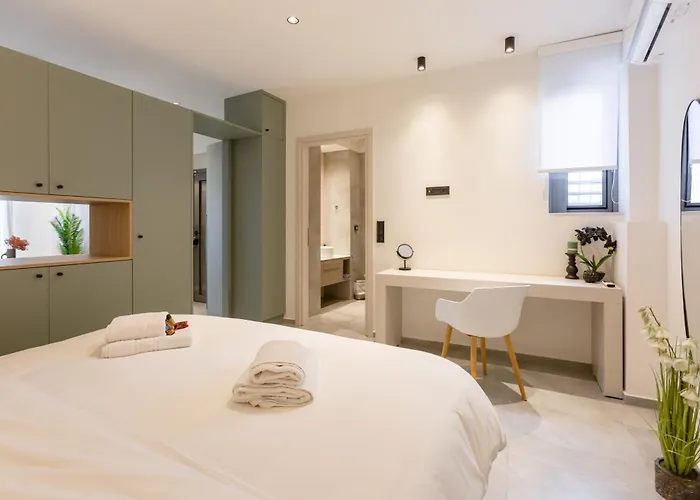 2 Separate Apts Together With Yard And Seperate Entrances Near The Heart Of * Kalamata