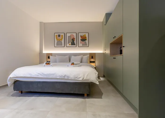 2 Separate Apts Together With Yard And Seperate Entrances Near The Heart Of Apartamento