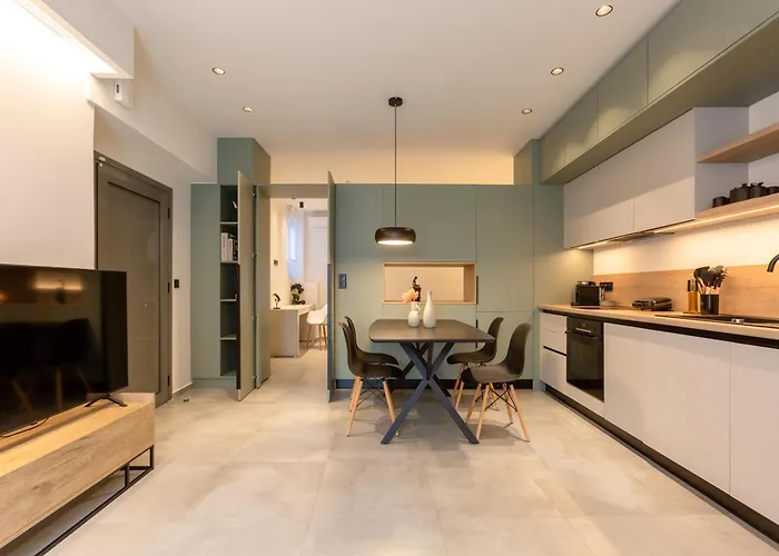 2 Separate Apts Together With Yard And Seperate Entrances Near The Heart Of * Kalamata